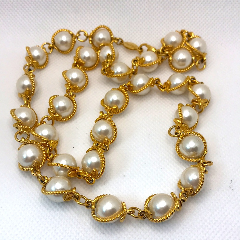 Vintage Stunning Napier Gold Tone Wire Wrapped Pearl Necklace